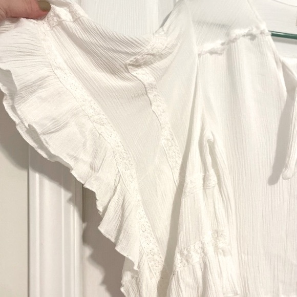 Surf Gypsy Flutter Sleeve Crop Top - Picture 3 of 5